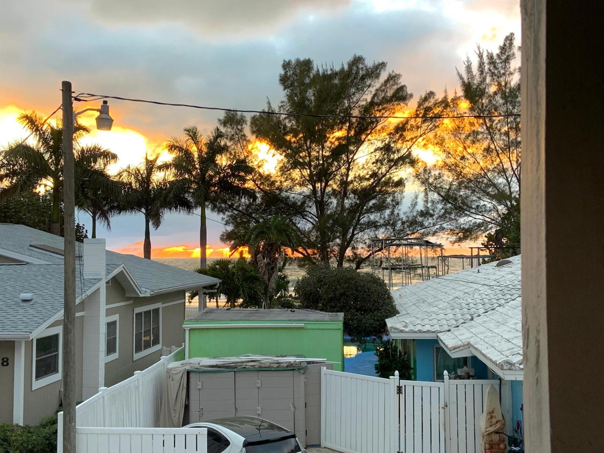 100 Steps To Beautiful Indian Rocks Beach, Oceanside, 2 Bedroom Updated Condo 克利尔沃特 外观 照片