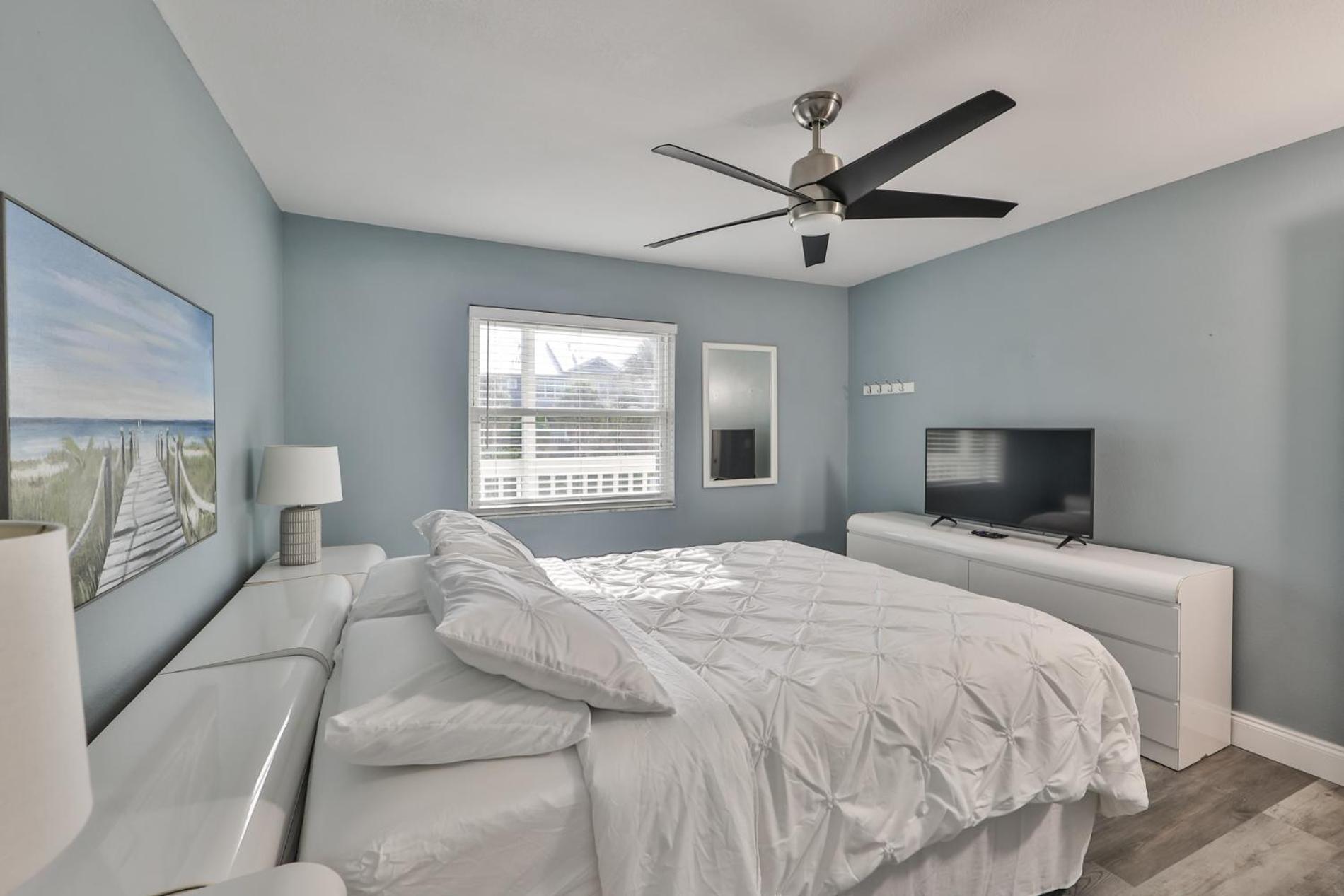100 Steps To Beautiful Indian Rocks Beach, Oceanside, 2 Bedroom Updated Condo 克利尔沃特 外观 照片